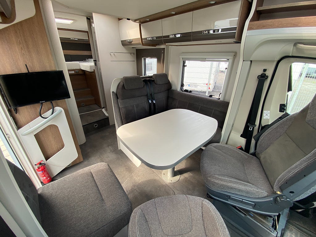 Dethleffs Trend 7057 / B-körkort / Taksäng / Långbädd / Garage / 4495kr/må - Dethleffs