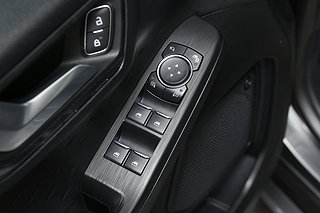 SUV Ford Kuga 12 av 26