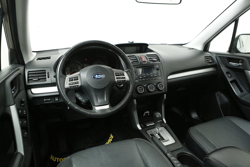 Subaru Forester 2,0i XE AWD Aut Skinn Pano Drag Nybesikt 2014