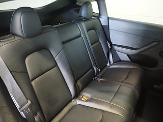 SUV Tesla Model Y 12 av 20