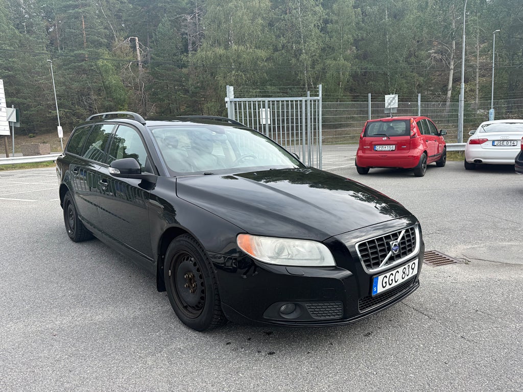 Volvo V70 2.5T 200hk Momentum Dragkrok Välservad Nybesiktigad