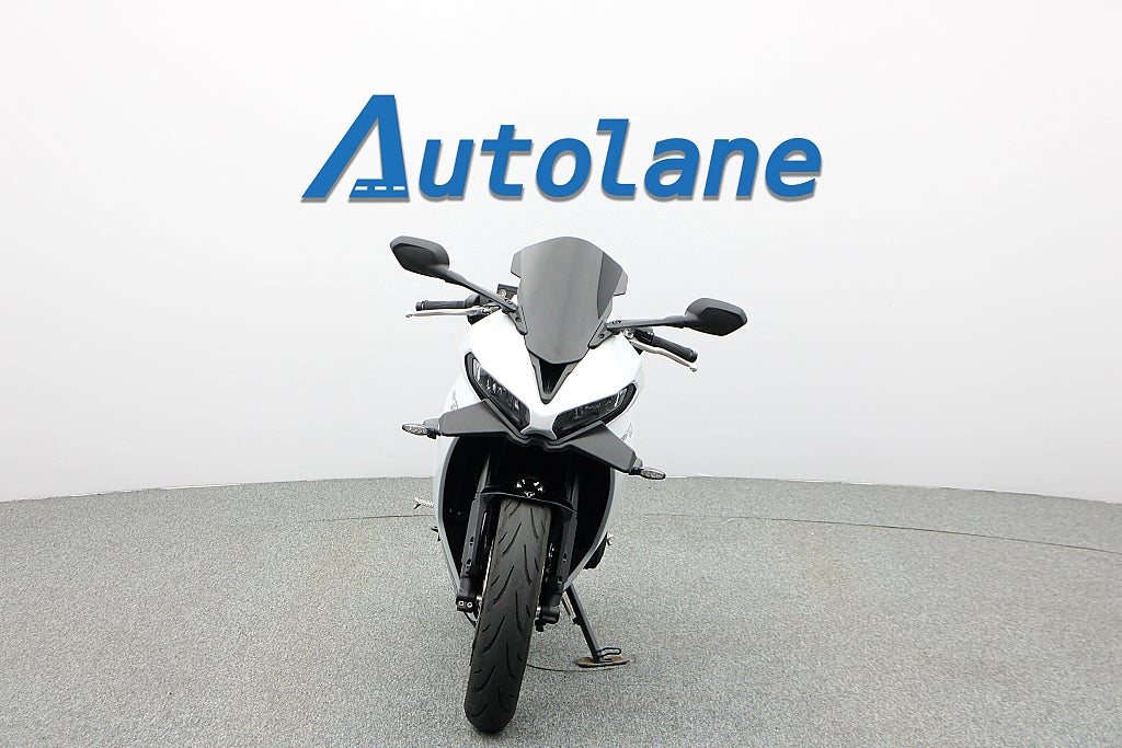 Triumph Daytona 660 *Black Widow Helsystem Quickshifter