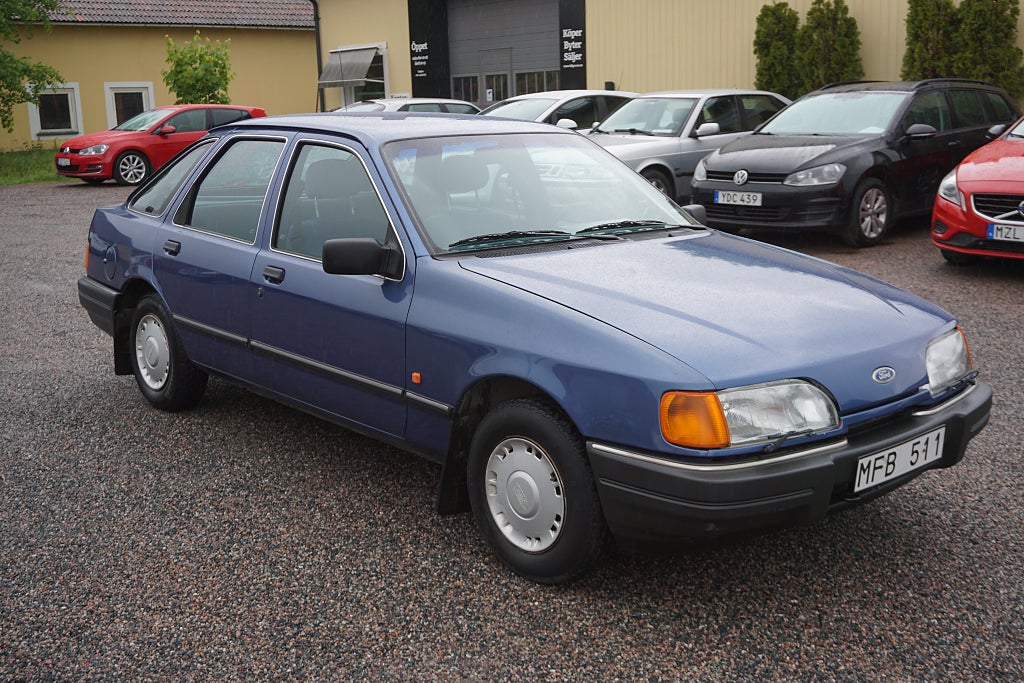 Ford Sierra 5-dörrar 2.0 i 12200mil Nybes