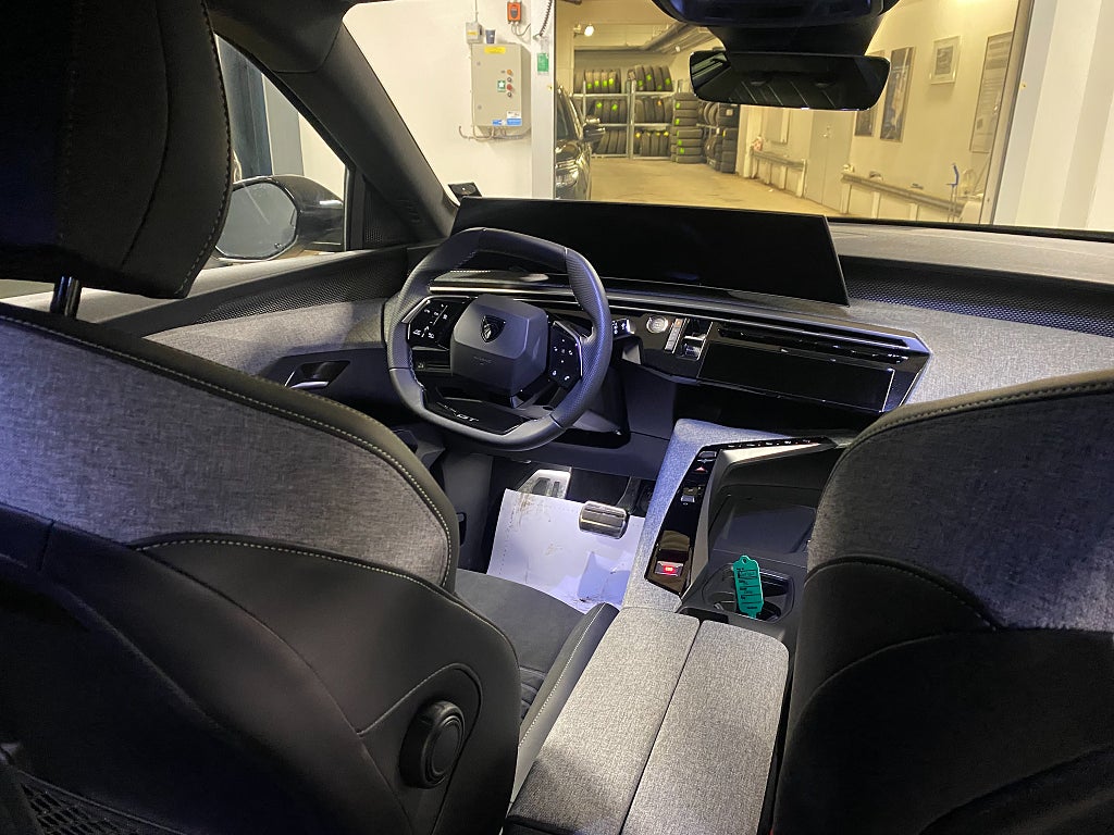 Bild på Peugeot 5008 GT HYBRID 136hk Aut - 7-SITS, DRAG