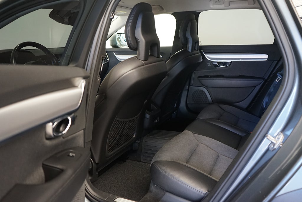 Volvo V90 Cross Country D5 AWD Automat Värmare Dragkrok 235hk