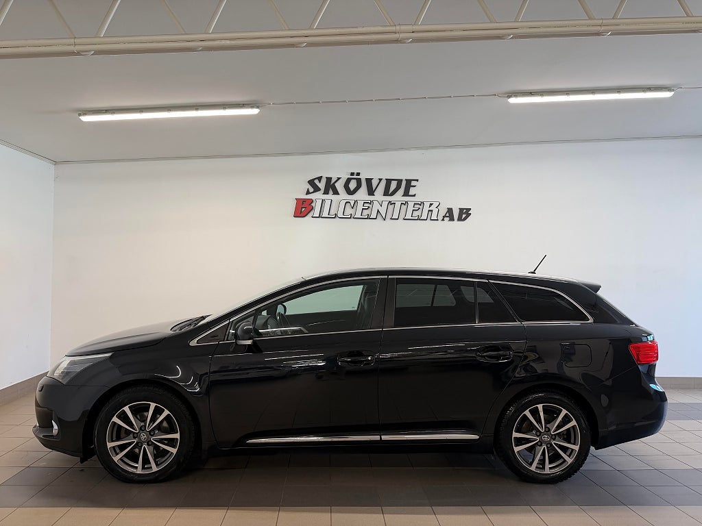 Toyota Avensis Kombi 2.0 D-4D Executive/D-Värmare/B-Kamera/GPS/Keyless