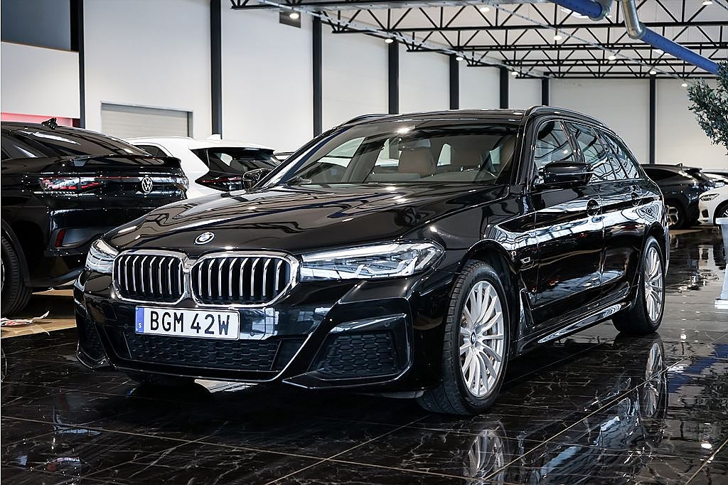 BMW 530 e xDrive Touring Steptronic Pano Rattvärme LED Kamera
