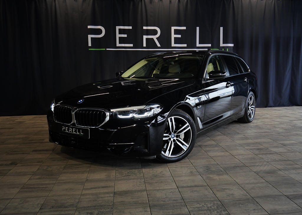 BMW 530e Touring Sport Line Plug-In 292hk /Läder/Drag/V-hjul