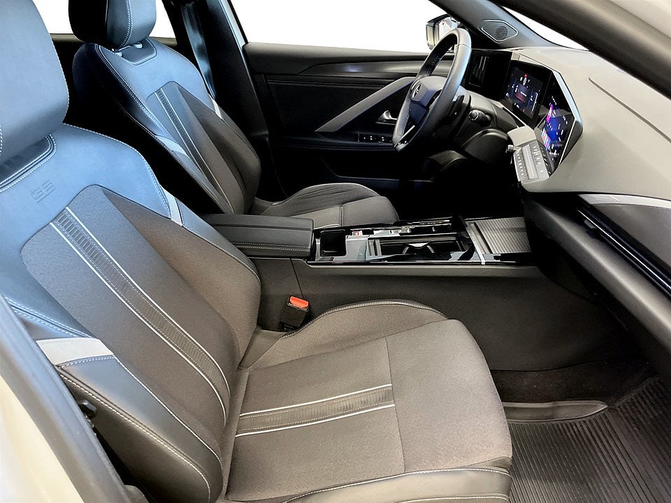 Bild på Opel Astra ST GS 1.2 PT 130hk Aut - B-KAMERA,CARPLAY,RATTVÄRME