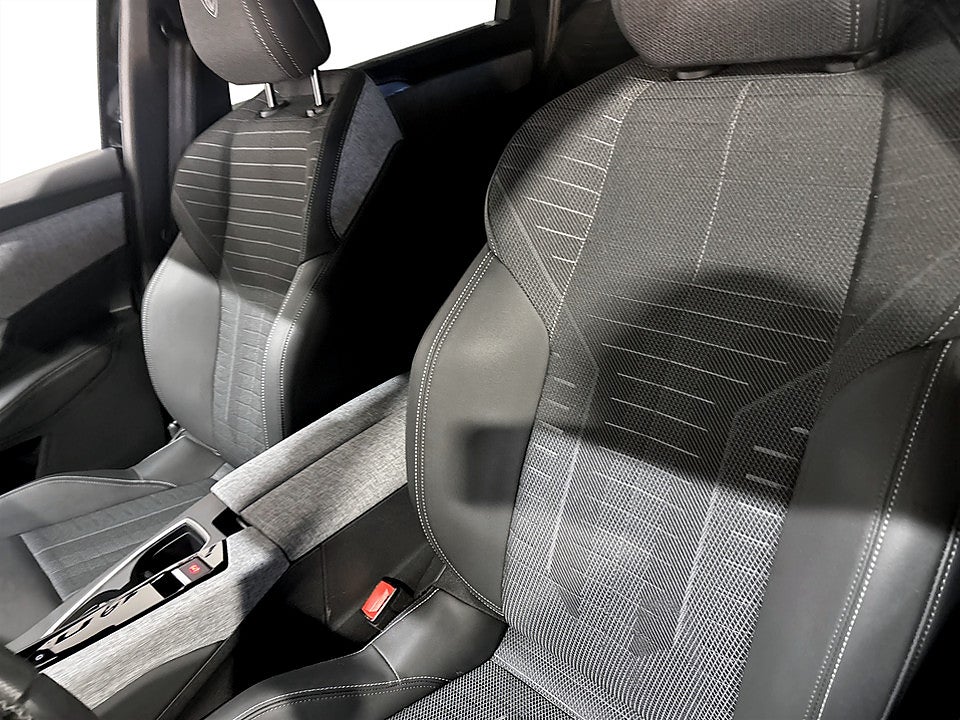 Bild på Peugeot 5008 GT Hybrid 145hk Aut 7-SITS B-KAMERA CARPLAY
