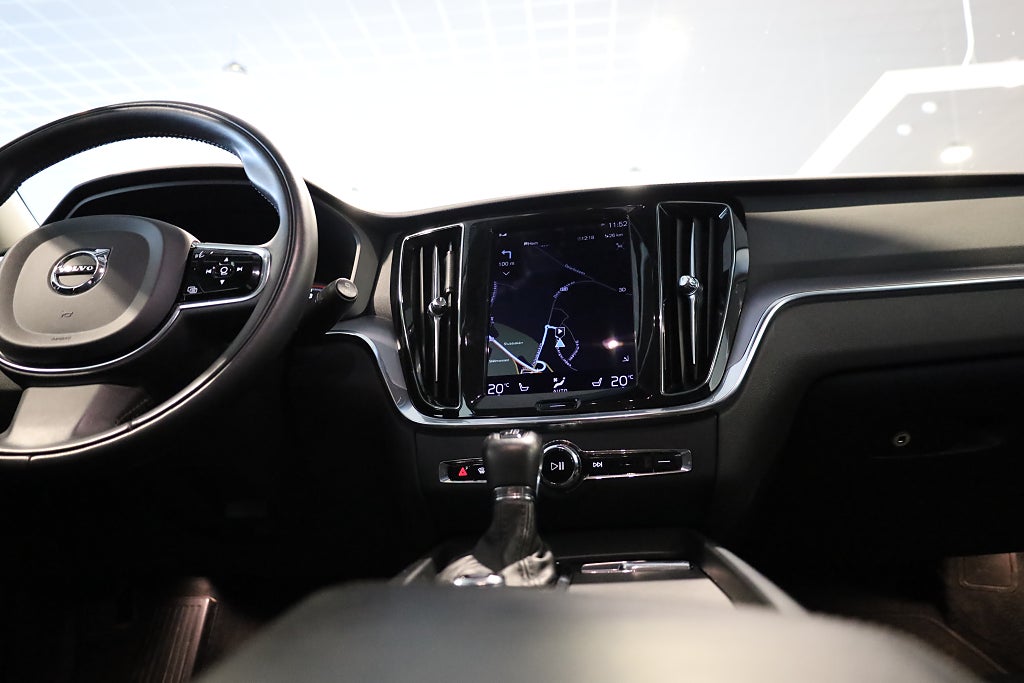 Volvo V60 D4 AWD Aut Momentum H/K Navi Kamera Leasbar 2021