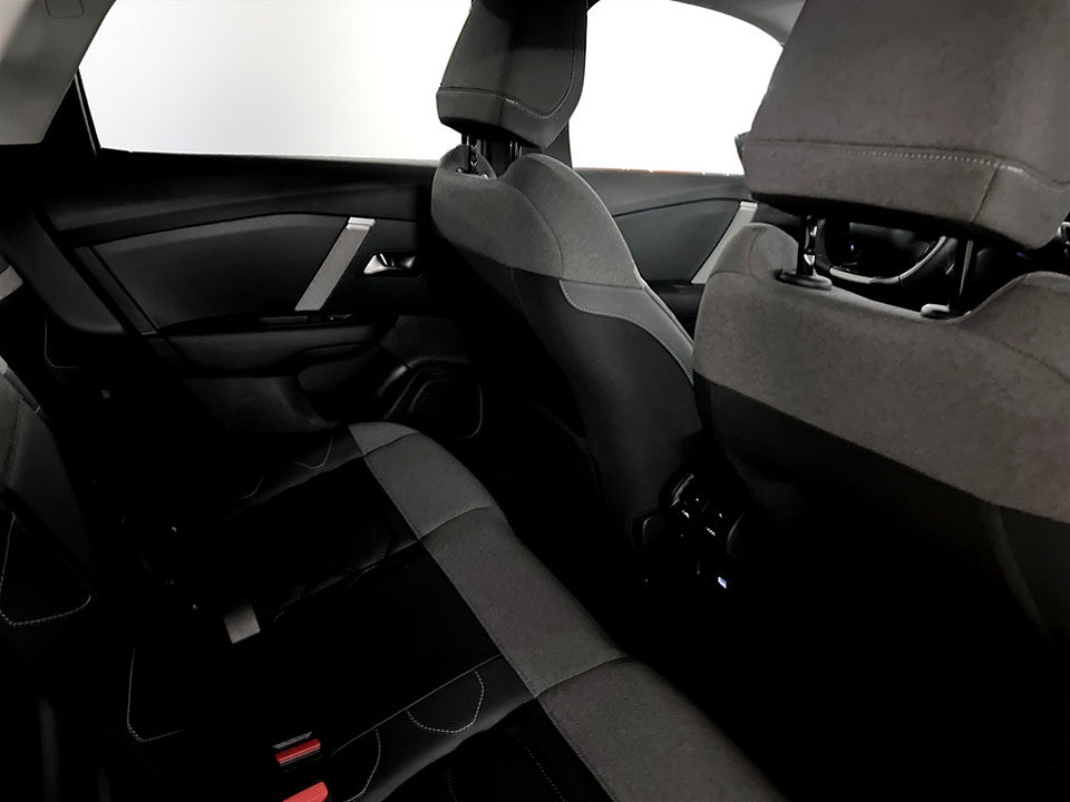 Bild på Citroën C4-X Shine 1.2 PT 130hk Aut 360-KAMERA CARPLAY