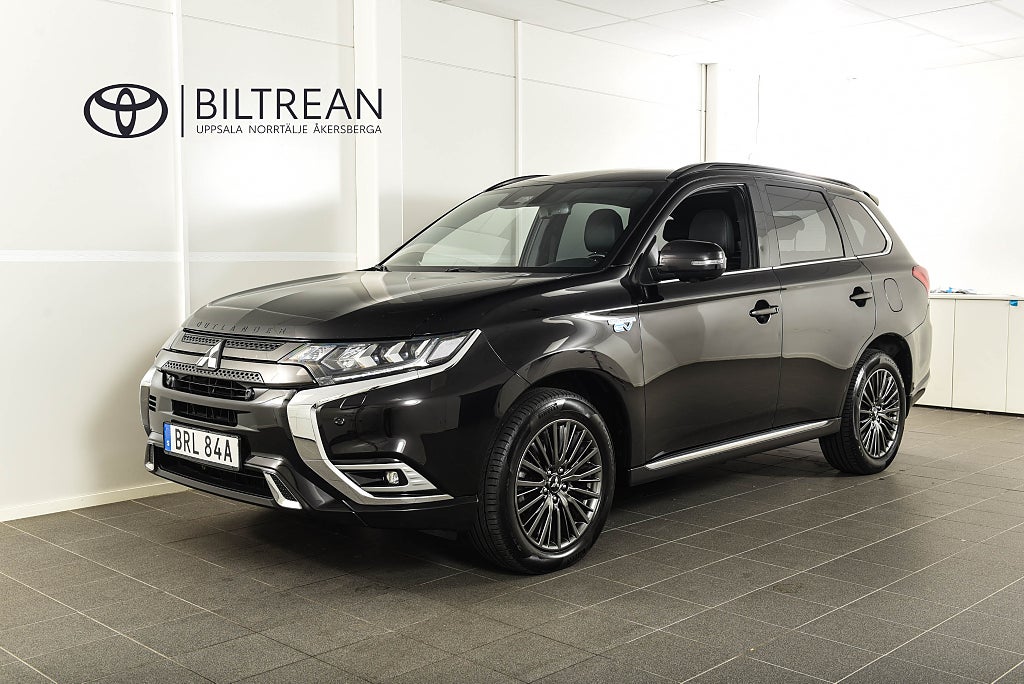 Mitsubishi Outlander PHEV S-Edition Drag Navi 360-Kamera Skinn Taklucka