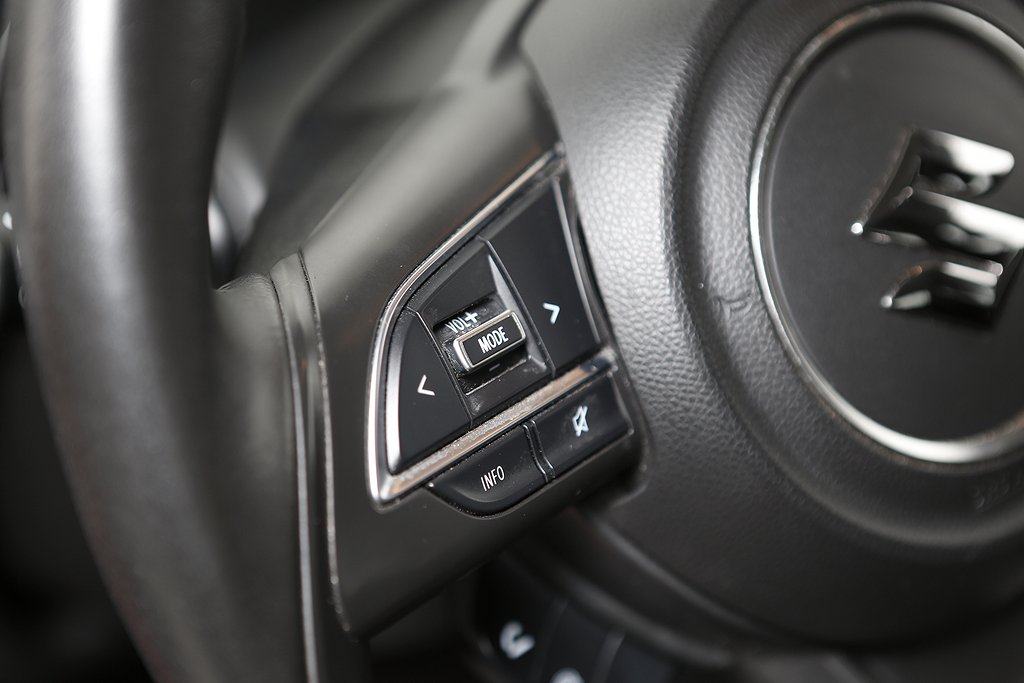 Suzuki Swift 1,2 90hk 5D Adaptiv Farthålllare Backkamera 2018