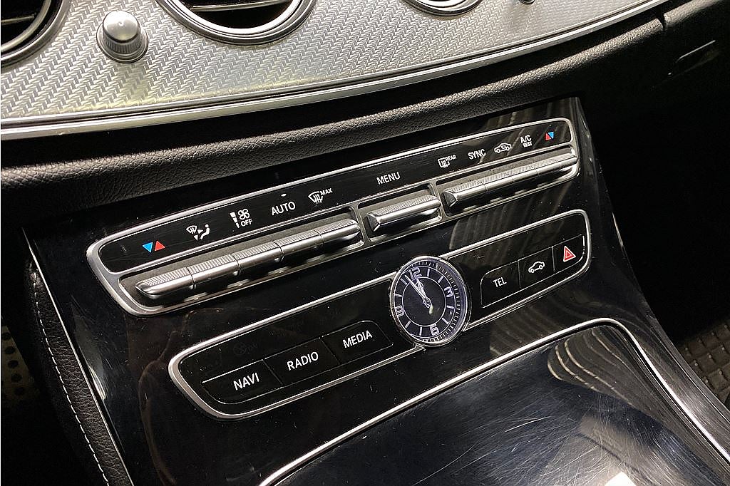 Mercedes-Benz E 220 D 4MATIC ALLTERRAIN, Drag, FR. 2,95%, Burmeister, Läder, HUD