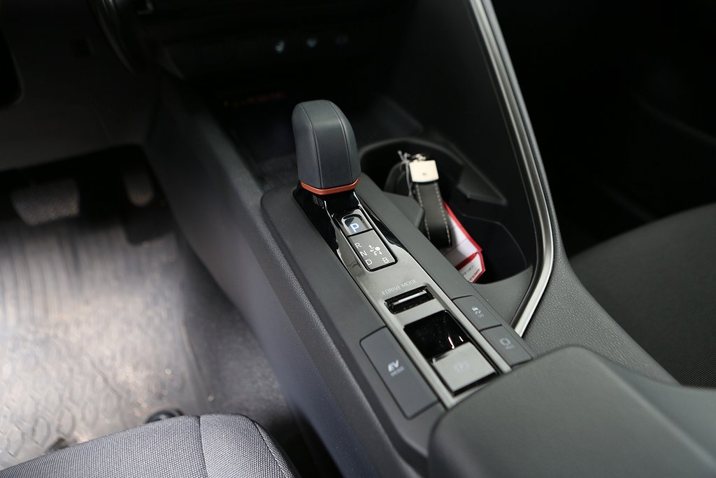 Toyota C-HR 1,8 Hybrid e-CVT Style Teknik Navi 2024