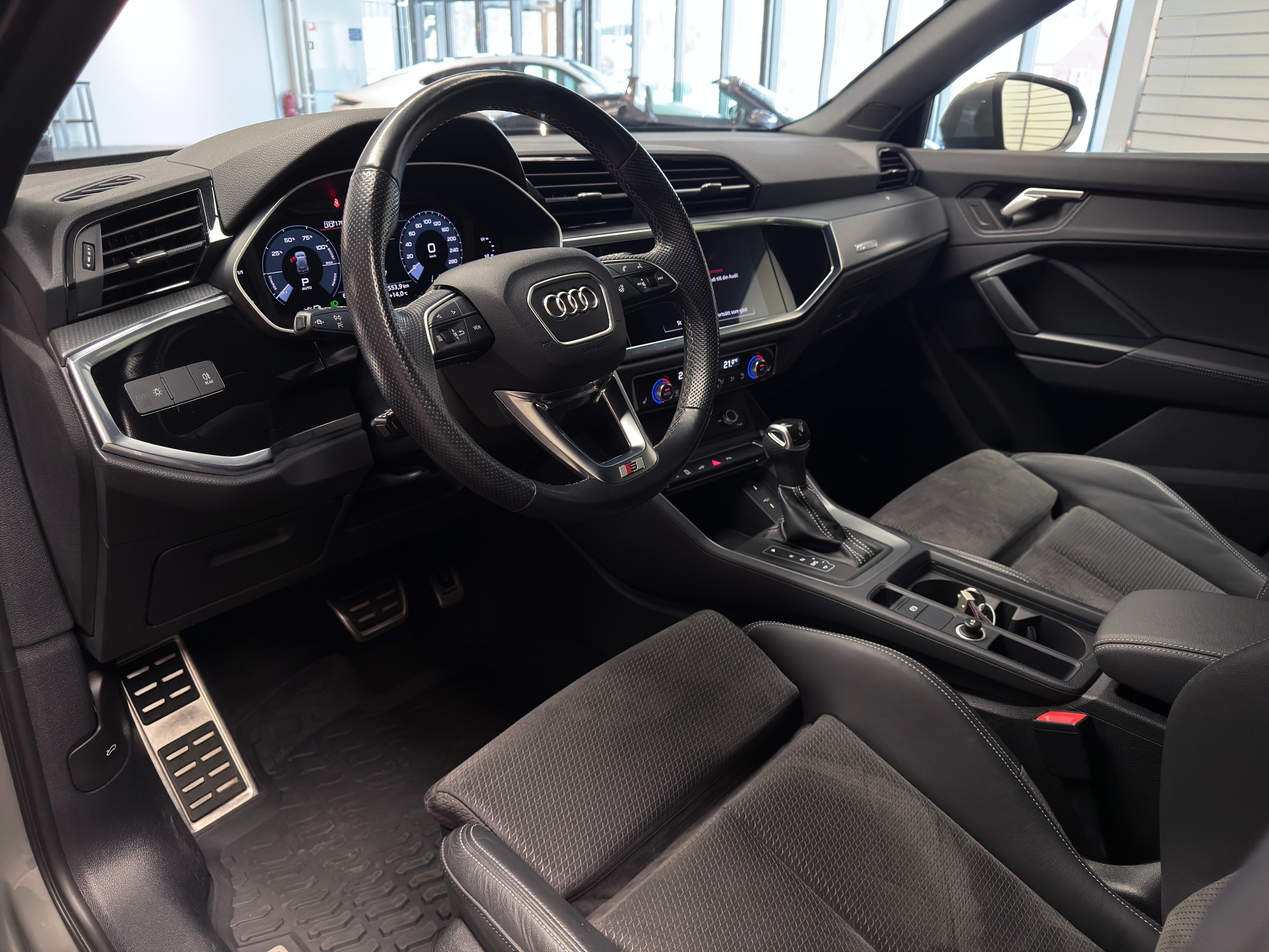 Audi Q3 45 TFSI e 245hk S-line | Dragkrok | Svart Optikpaket 2021 - miniatyr 29