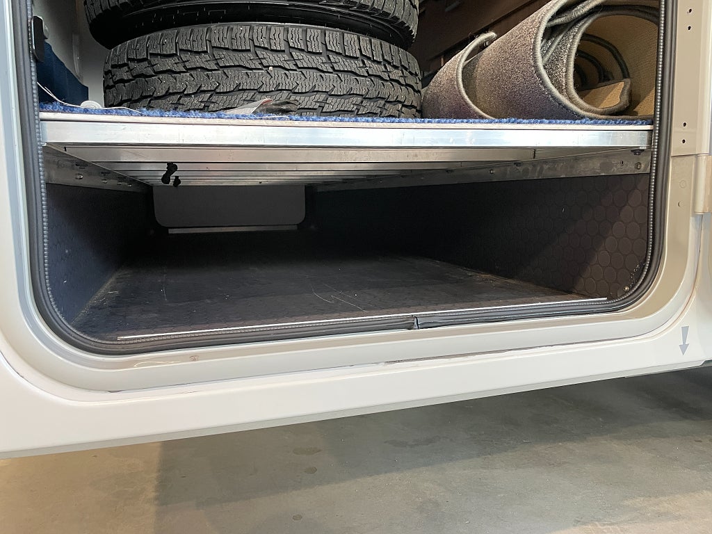 Adria Coral XL 670 SP Plus / El-patron / 5 bältad / Solcell / Dragkrok - Adria