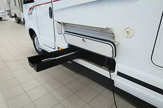 Husbil-integrerad Kabe TMI 810 LXL 13 av 40