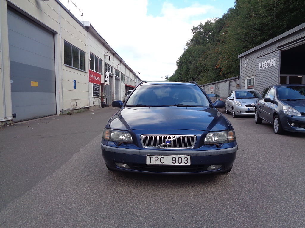 Volvo V70 2.4 Business Euro 4 170 HK