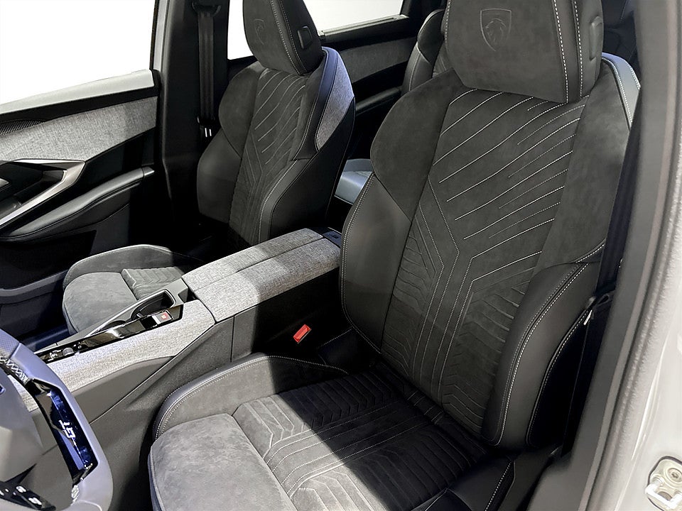 Bild på Peugeot 5008 GT Ultimate Hybrid - OMGÅENDE LEVERANS!