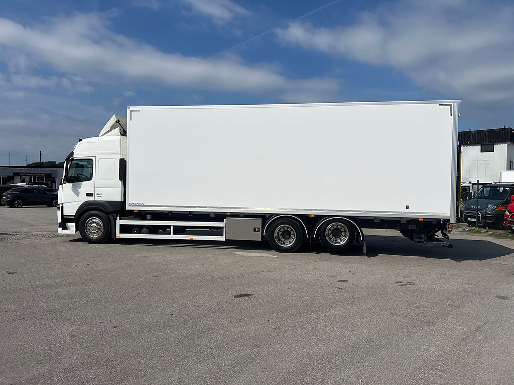 Volvo FM13 410 6x2 Skåpbil, *17 400 Mil*, Euro 6