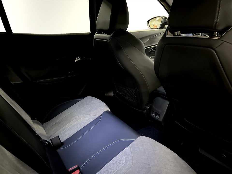 Bild på Peugeot E-2008 GT Pack 50 KWh 136hk Aut - B-KAMER, CARPLAY