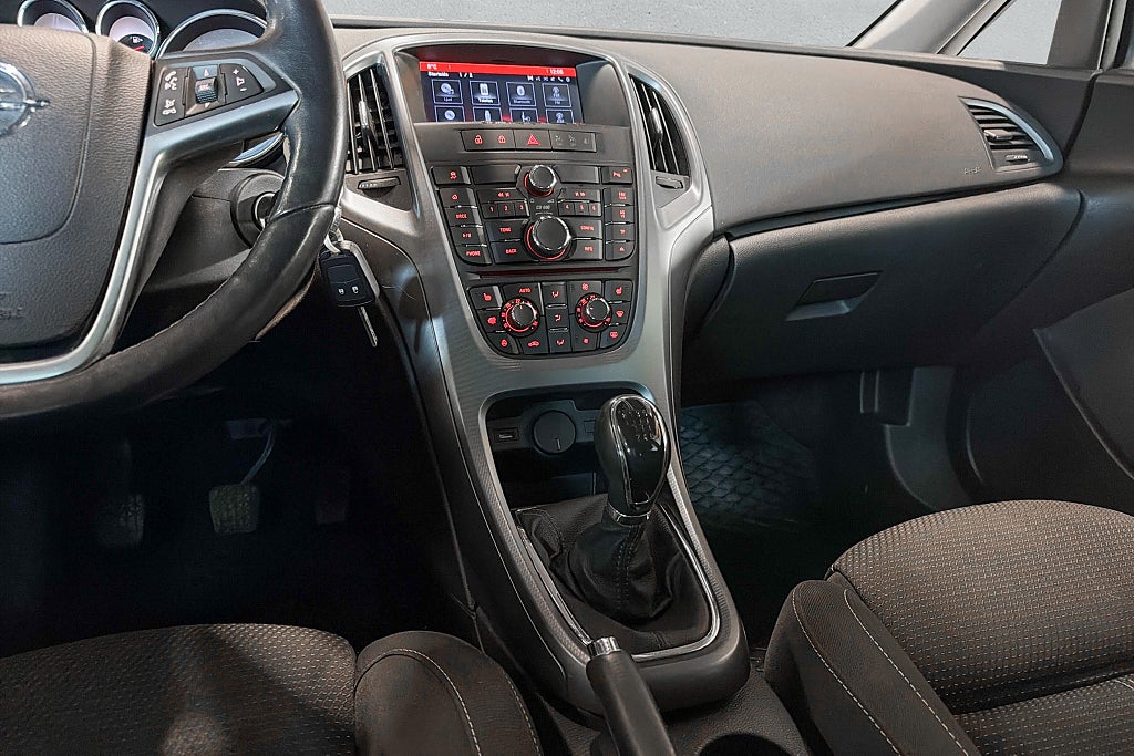 Opel Astra 1.4 Turbo Drive 1-Ägare Välservad 140HK Besiktigad
