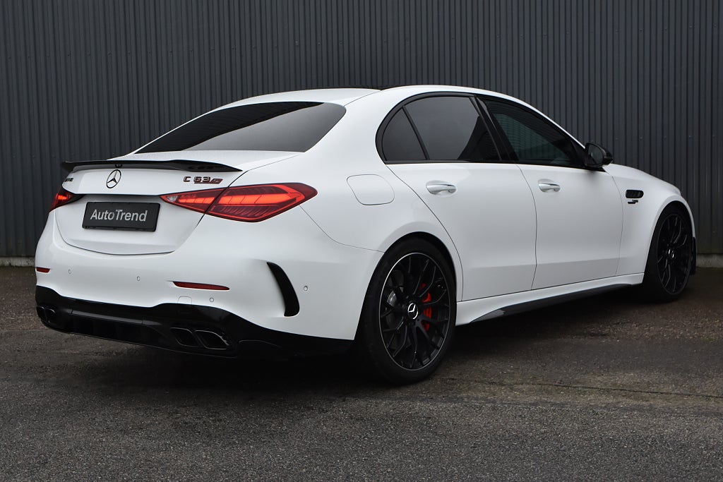 Mercedes-Benz C63 2024 - miniatyr 2