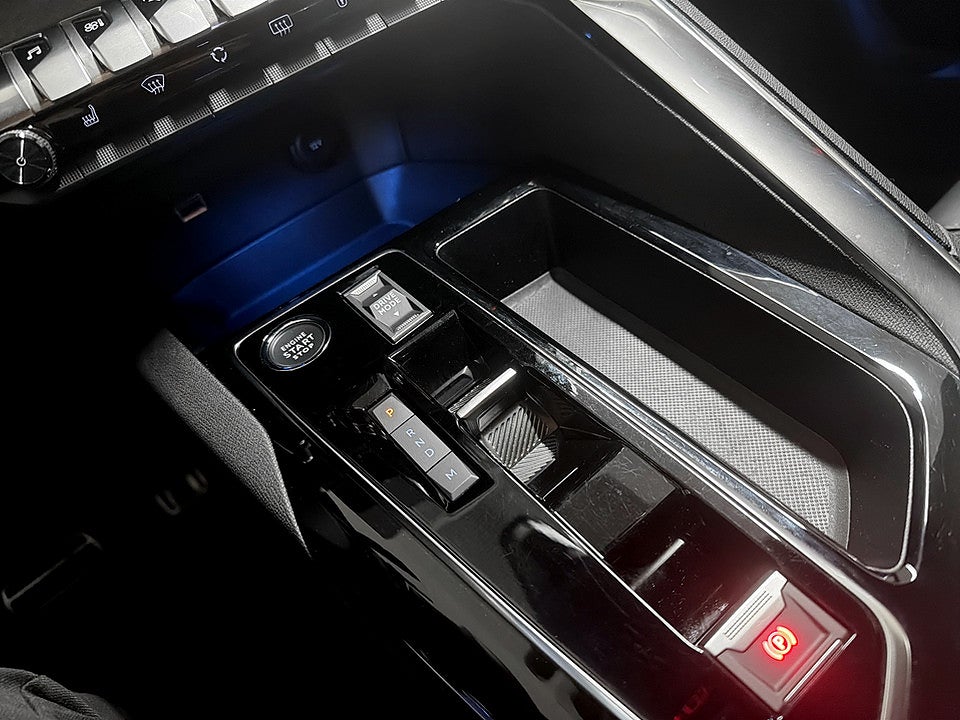 Bild på Peugeot 5008 GT Black Pack 1.2 PT 130hk Aut - 7-SITS, NAVI