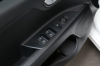 Halvkombi Kia Rio 11 av 24