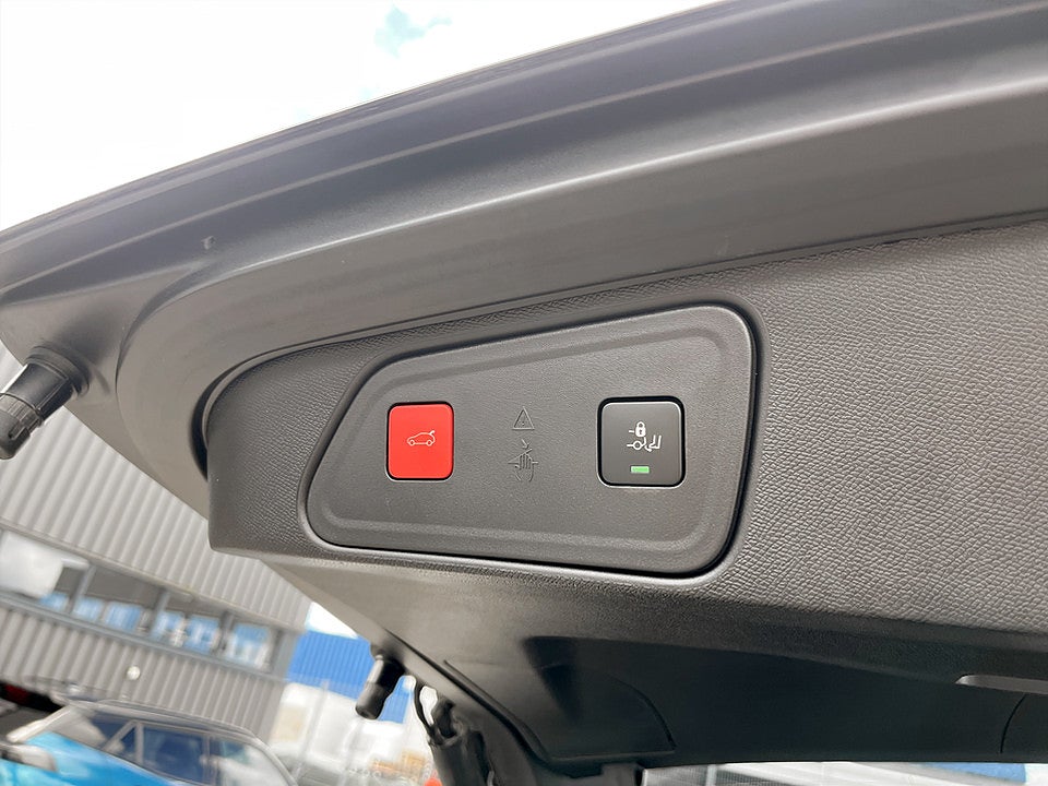 Bild på Peugeot 3008 GT Black Pack 1.2 PT 130hk Aut B-KAMERA CARPLAY