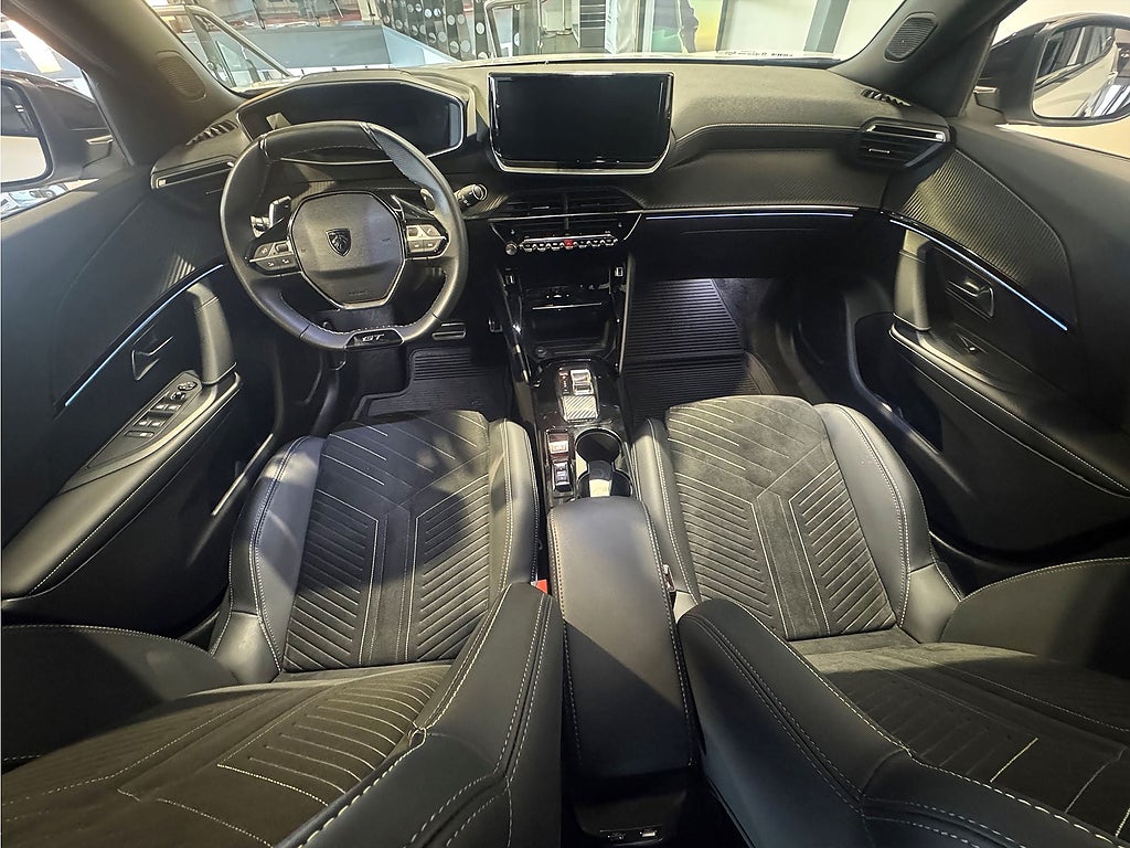 Bild på Peugeot 2008 GT 1.2 PT 130hk Aut - B-KAMERA, CARPLAY