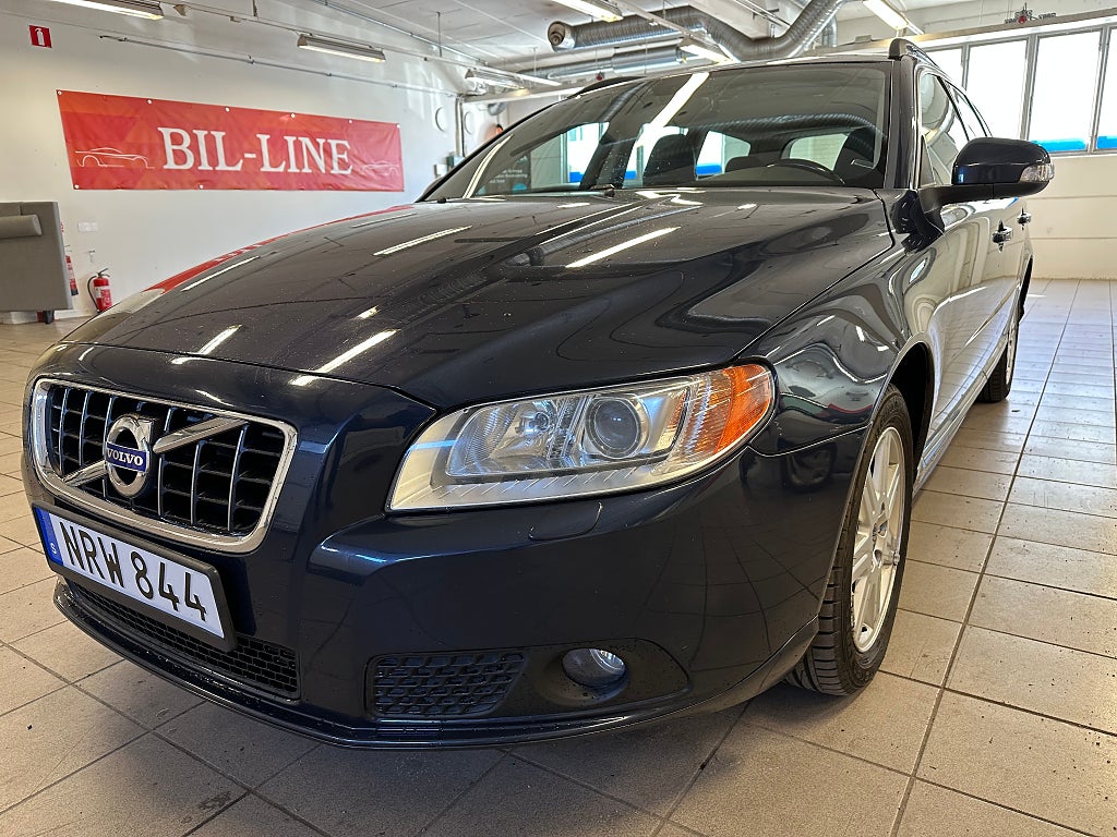 Volvo V70 2.4D Momentum Euro 4 NY KAMREMSSATS+VATTENPUMP