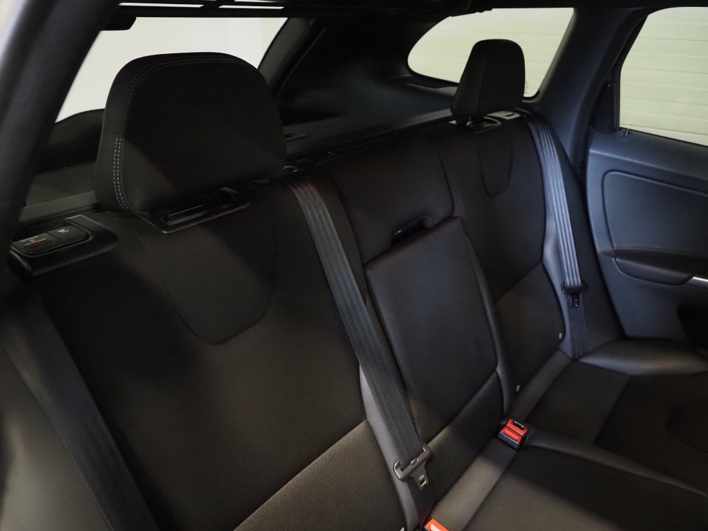 Volvo XC60 D4 AWD 190hk Classic Momentum | Drag | Pano | Kamera | 2017