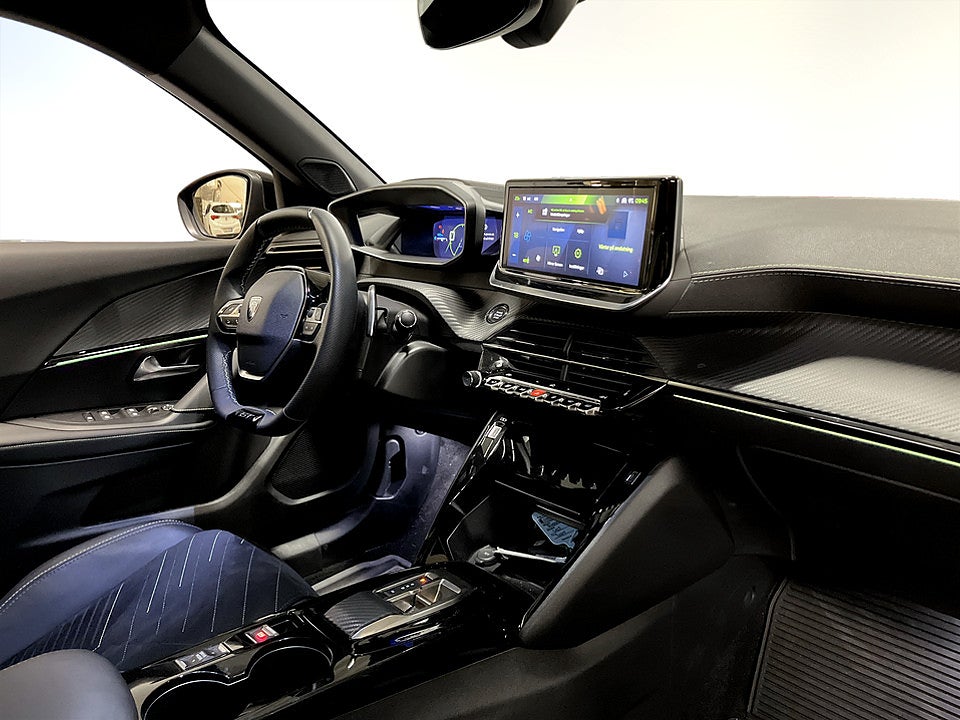 Bild på Peugeot 2008 GT 1.2 PT 130hk Aut B-KAMERA CARPLAY