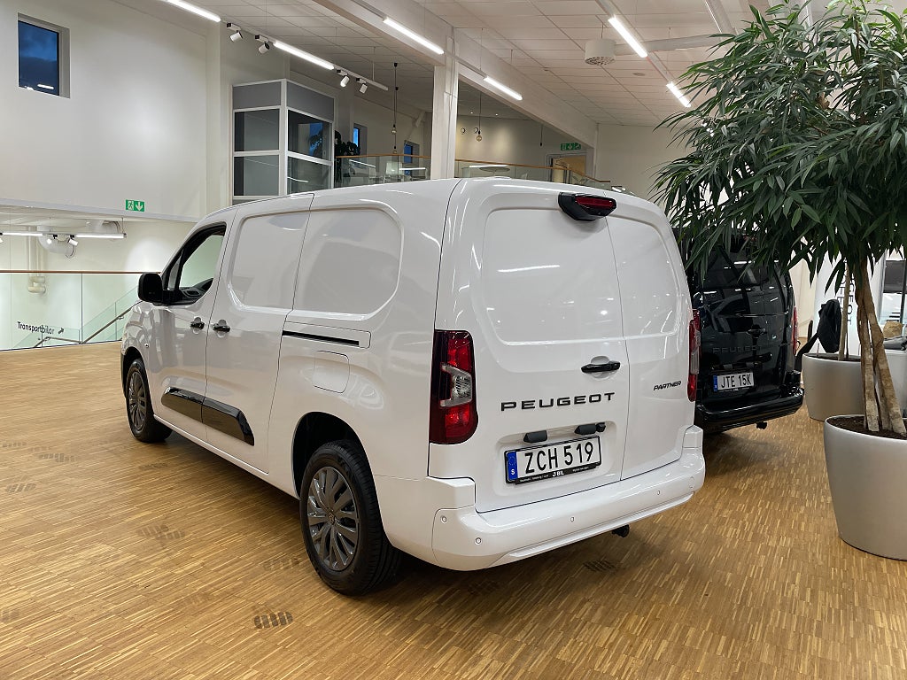 Bild på Peugeot Partner Plus 130hk Aut L2 - EDITION! SERVICE & VINTERHJUL INGÅR