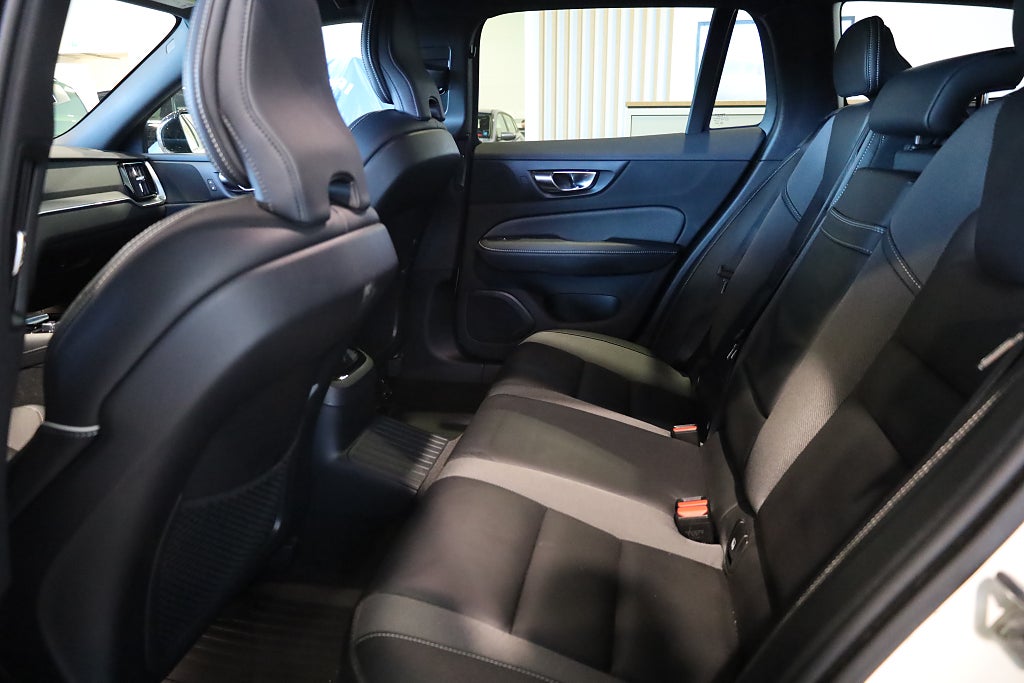 Volvo V60 Recharge T8 AWD Geartronic R-Design Kamera Leasbar 2021