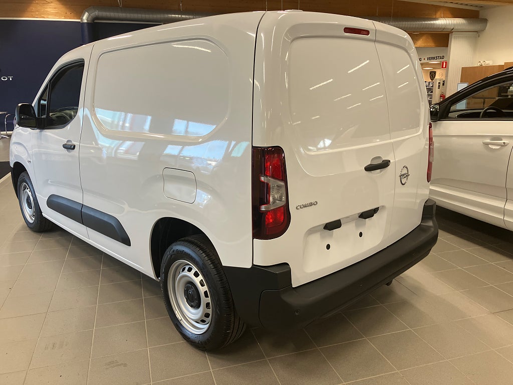 Opel Combo Business L1 100hk Drag Värmare Omg lev thumbnail