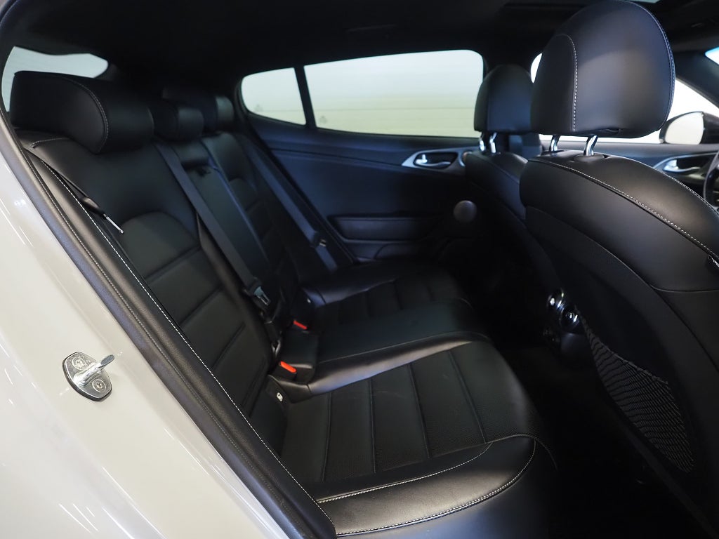 Kia Stinger GT AWD 3.3 V6 T-GDI 370hk AWD |Navi|360°|H/K|HUD| 2018