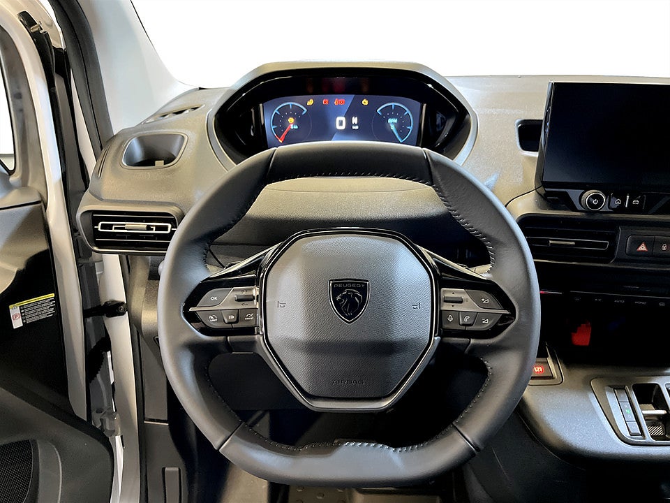 Bild på Peugeot Partner Plus 130hk Aut L2 - EDITION! SERVICE & V-HJUL INGÅR!