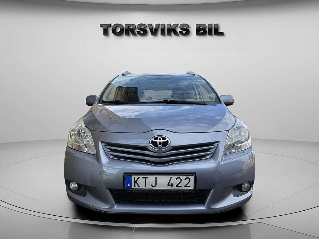 Toyota Verso 1.8 Valvematic 7 Sitsig Drag Ny besiktad - miniatyr 8