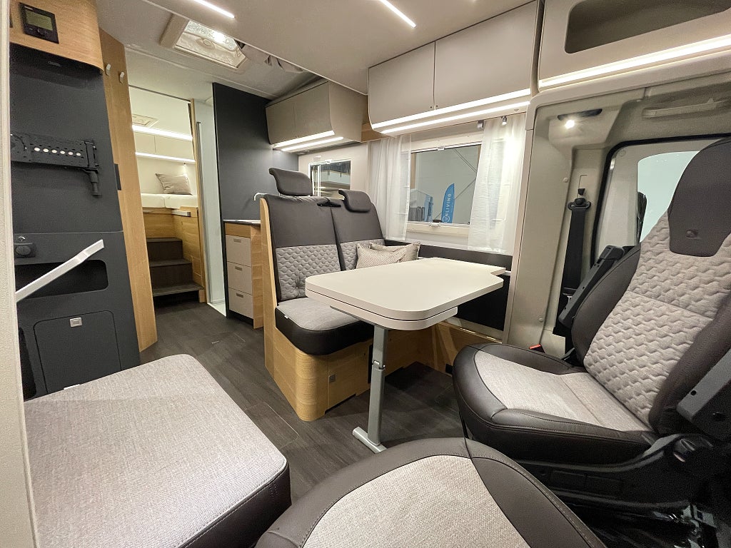 Adria Matrix Axess 670 SL /Taksäng/Automat/5 bältad/B-körkort - Adria