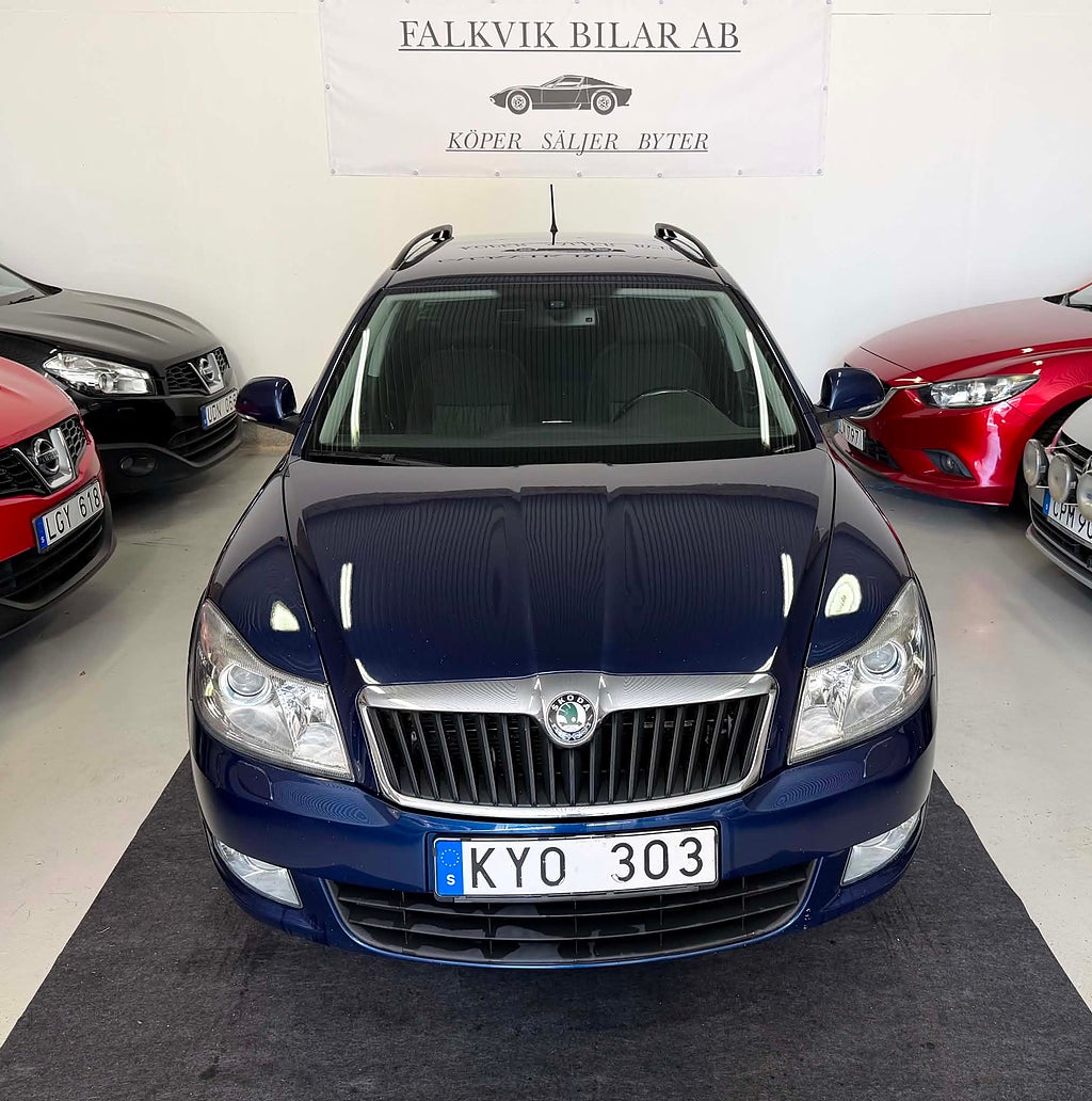 Skoda Octavia Kombi 1.8 TSI Elegance Euro 5 // Nybes // Nyservad //