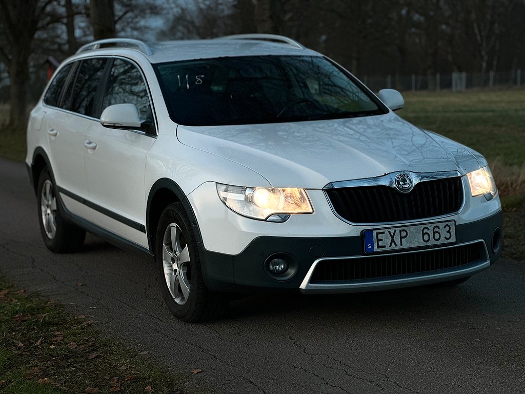 Skoda Superb 2.0 TDI 4x4 Elegance Euro 5, Svensksåld, Drag,