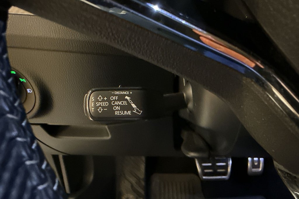 Skoda Superb Kombi 2.0 TDI 4x4 Business Sportline Drag Värmare Kamer miniatyr 8