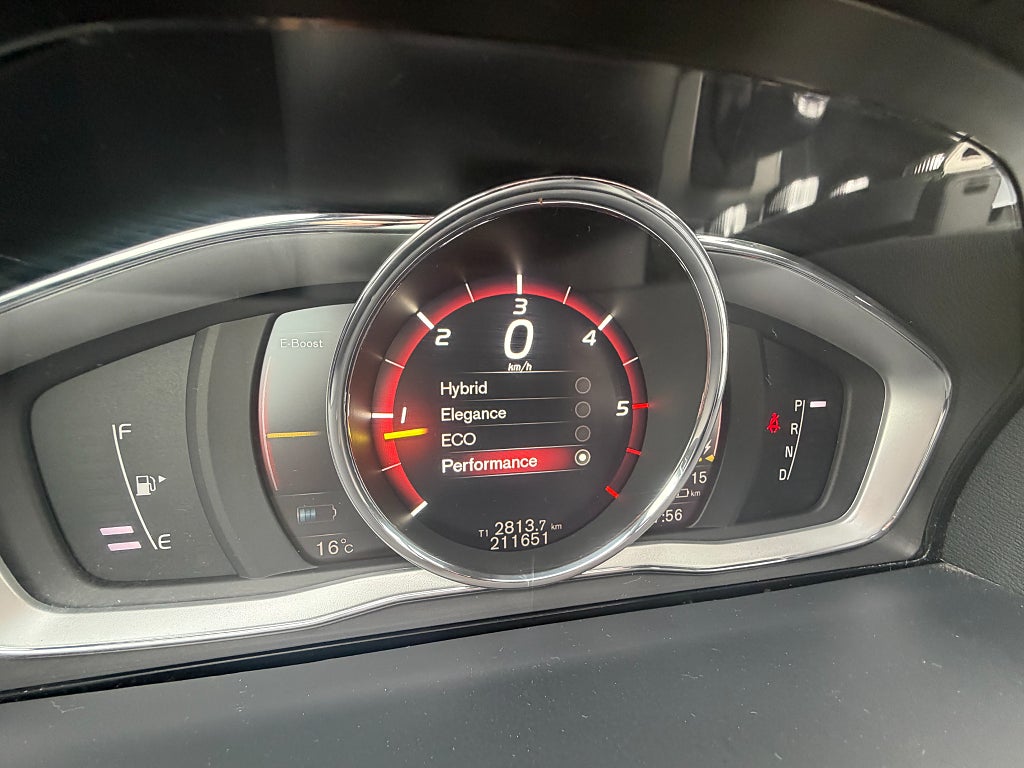 Volvo V60 D5 Plug-in Hybrid AWD Business Adv Drag Voc Blis