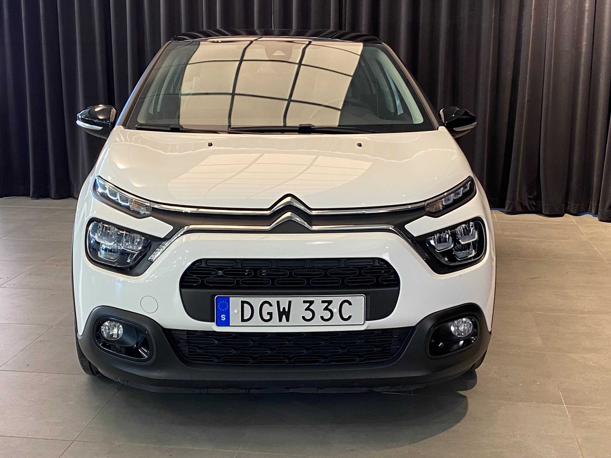 Citroen C3 SHINE PT 82 2023, photo 4/10