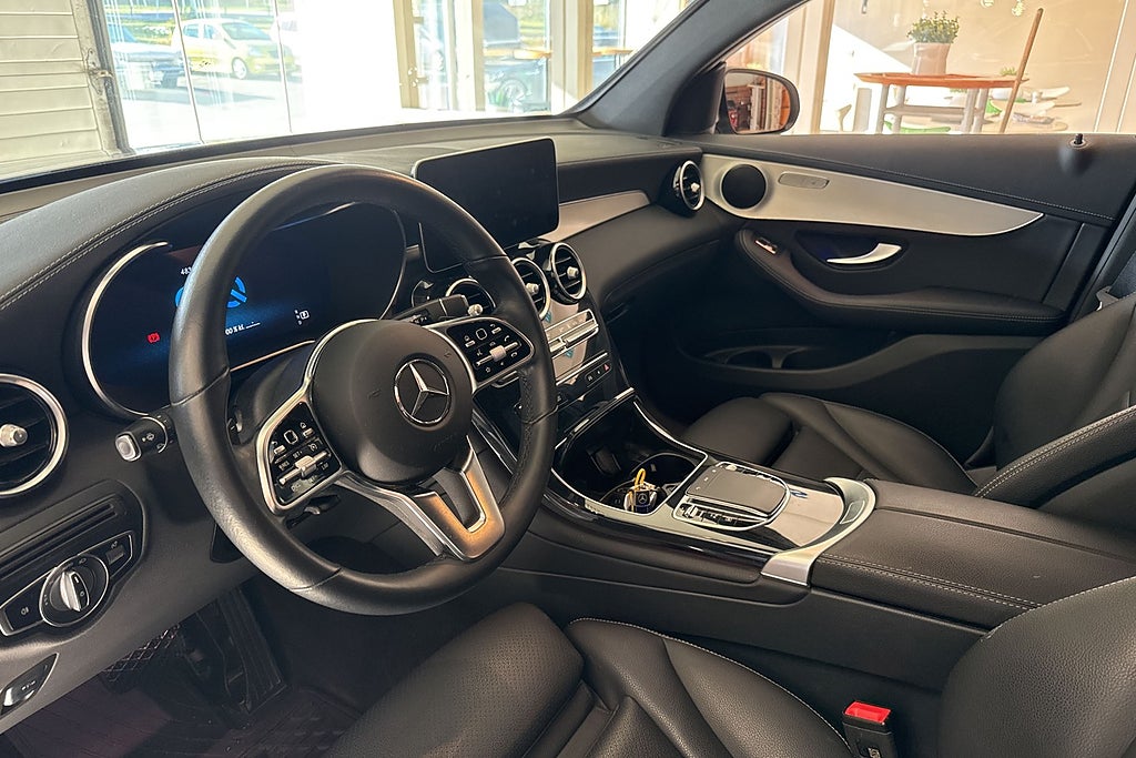 Mercedes-Benz GLC 300 de Coupé 4MATIC Aut P-värm Kamera Skinn Navi Moms miniatyr 7