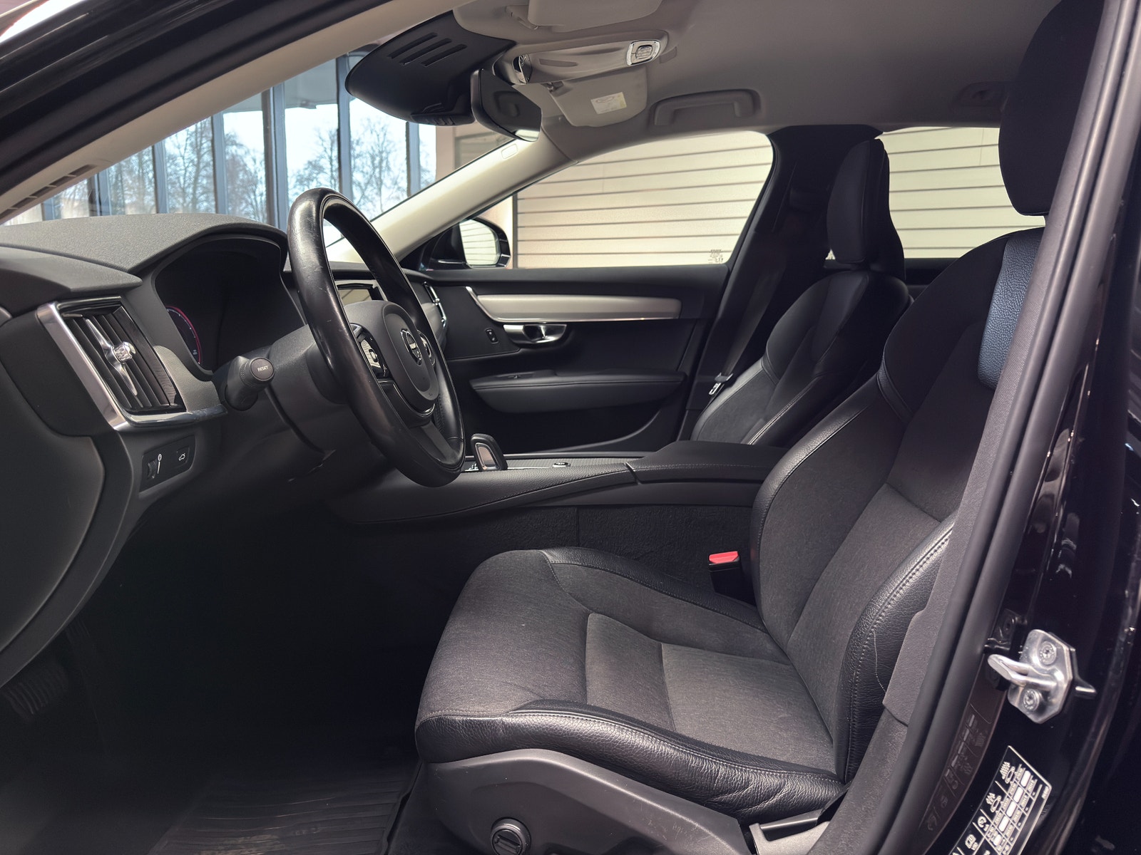 Volvo V90 B4 197hk Momentum | Dragkrok | Värmare | Facelift 2021 - miniatyr 13